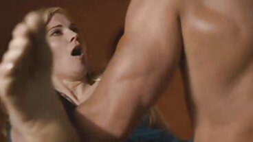 BangBros: Apolonia Lapiedra älskar att knulla kåta äldre damer på PorrHD