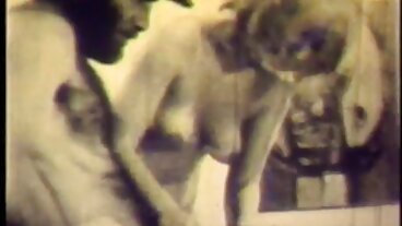 Blond BAE Analyserad av mogna erotiska kvinnor Thicc Dicc