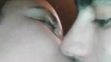 Enorma mogna kvinnor titted bimbo blir fylld med man-cream