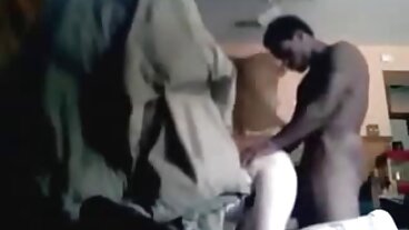 Baeb: Fantastisk Babe Elsa mogena damer Jean Super Soaker Ansiktsbehandling på PorrHD